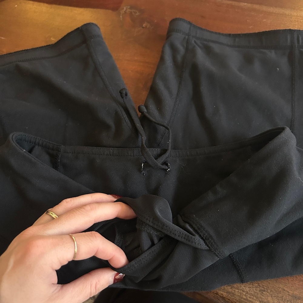LULULEMON size 6 tall bike shorts - Picture 6 of 8